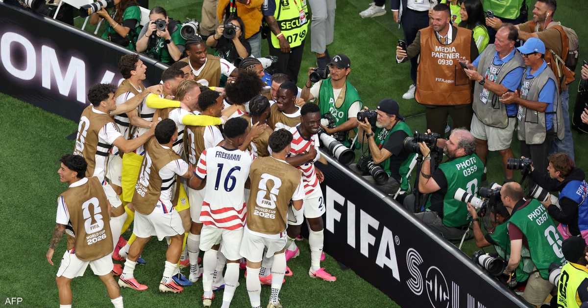 الولايات المتحدة تضيف أربعة أهداف لباراغواي وتحافظ على الصدارة في تصفيات كأس العالم الأمريكية القوية في بداية المباراة أمام باراغواي.