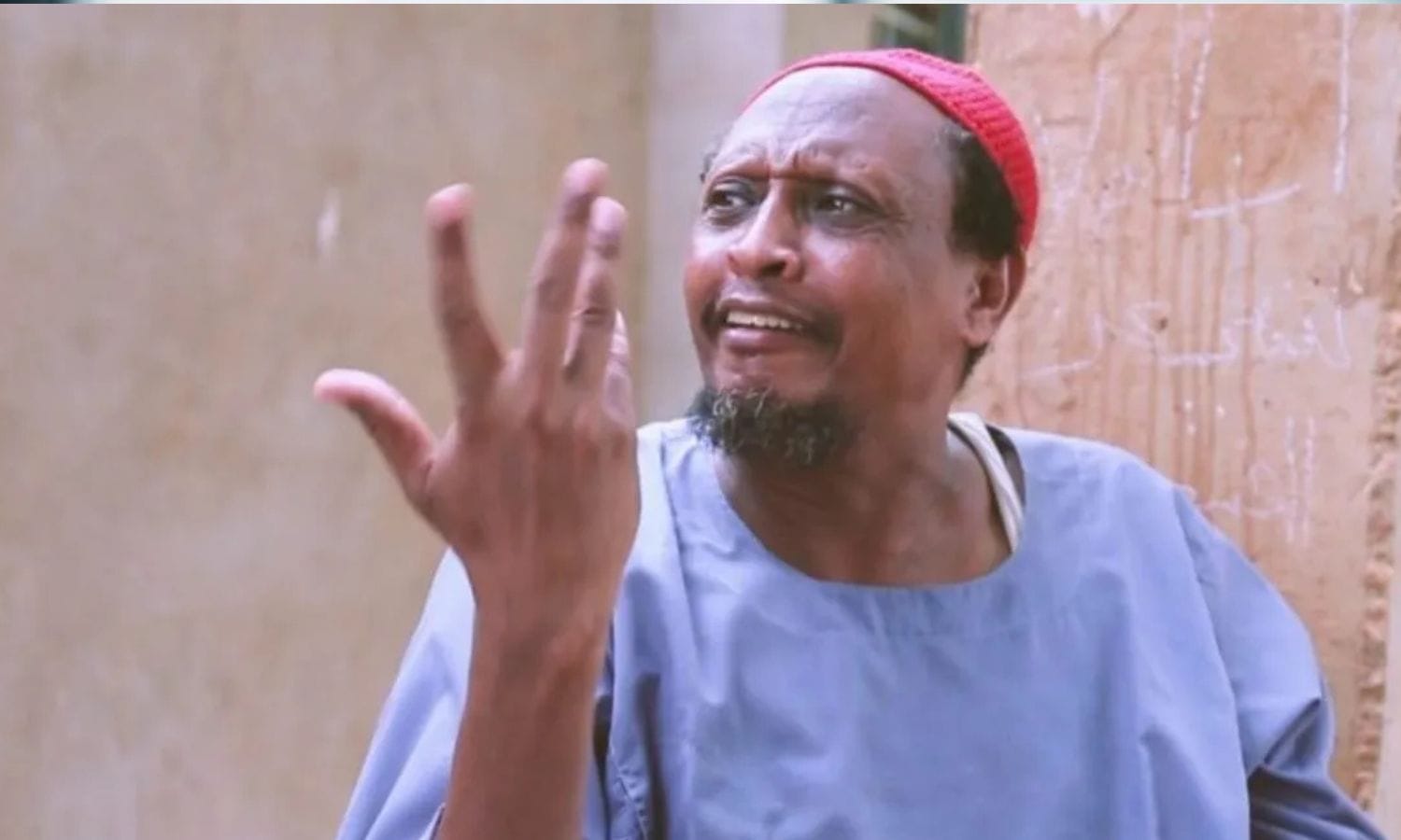 فضيل يحسم قرار الزواج في حفل عقد مزدج ب حضور لافت في مسجد فتيح العقليين.