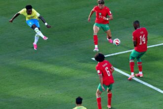 فينيسيوس يسجل في شباك المغرب في الشوط الأول من مباراة كأس العالم 2026