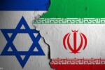نتنياهو يحافظ على صورة ترامب رغم انتقادات الاتفاق الإيراني.