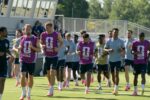 مقتنيات منتخب إنجلترا المسروقة تُعاد بعد إلقاء القبض على مشتبهين في السطو.