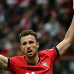 مونتينيغرو يهدي لاعبي البرتغال أساور تكريم لجوتا قبل كأس العالم في أمريكا