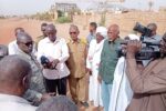 والي الخرطوم يوقف عمل شارع النيل ويستمع لمطالب أهالي الجريف غرب وتفقد محطة المياه والمنتزهات.