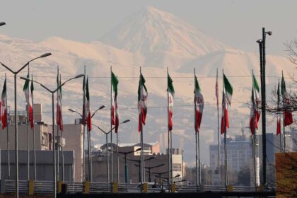 مفاوضات طهران وواشنطن تبدأ بعد التحقق من الالتزامات الأمريكية بمذكرة التفاهم.