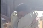 فيديو لامرأة تلتقي بزوجها بعد غياب دام ثلاثة أعوام استدعى مشاعر الحزن والأمل.