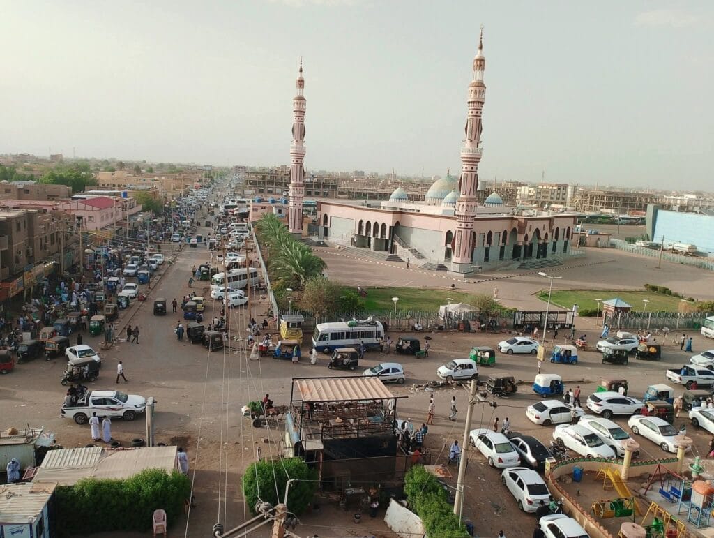 نهب تحت التهديد يسجل حادثتين في سوق عطبرة وإصابة مواطنين.