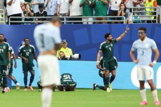 السعودية والأوروغواي يتقاسمان النقاط بعد التعادل 1-1 في افتتاح مشوارهما بالمونديال