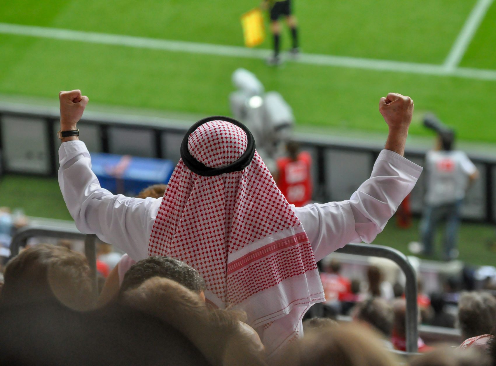 مشاهدة كأس العالم: حكم شرعي مع شروط محددة.
