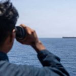 ترامب و إيران يوقعان اتفاقاً لإنهاء الحرب و رفع الحصار الأميركي المفروض على إيران.