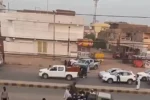 اعتداء مسن في أم درمان على يد القوة المشتركة يثير غضب السودانيين وسؤاليات حول التدخل العنيف.