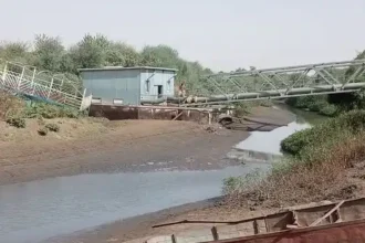 شح إمداد المياه بشمال بحري بسبب انحسار النيل عن مأخذ المحطة.