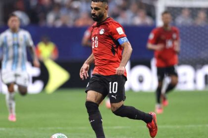 صلاح يثير تكهنات بوجهته المقبلة بعد تألقه مع منتخب مصر في كأس العالم