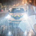 سقوط شجرة وضرب صاعقة يوديان بحياة اثنين في فرنسا بسبب العواصف الماطرة
