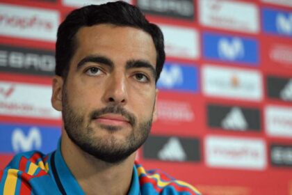 ميسي يدير الأرجنتين للفوز على إنجلترا وبلوغ نهائي كأس العالم بثنائية صنعها