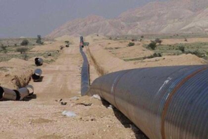 العراق وسوريا يوقعان اتفاقية لإعادة بناء خط أنابيب نفطي بديل لمضيق هرمز