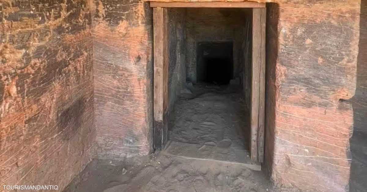 اكتشاف نقوش هيروغليفية وعناصر أثرية جديدة في جبانة منف القديمة.
