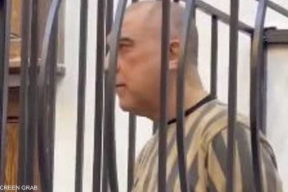 القاضي فخر الدين العريان يترأس جلسة محاكمة عاطف نجيب في درعا مع حضور ذوي الضحايا والهيئة الوطنية للعدالة الانتقالية.