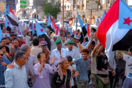 احتجاز آلاف في حضرموت وعدن وأبين رفضا للوصاية على القرار الجنوبي