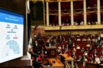 فرنسا تقر قانونا يحد من وصول الأطفال للإنترنت والمنصات الاجتماعية