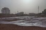 تفاقم ظاهرة النز بعطبرة يهدد المباني والبنية التحتية بسبب ارتفاع المياه الجوفية والسطحية.