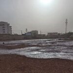 تفاقم ظاهرة النز بعطبرة يهدد المباني والبنية التحتية بسبب ارتفاع المياه الجوفية والسطحية.
