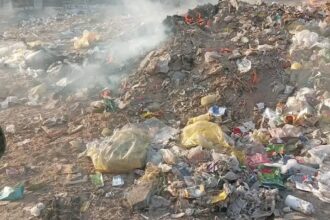 الحرائق تلتهم منازل في بورتسودان بعد حرق عشوائي للقمامة في مواقع تجميعها