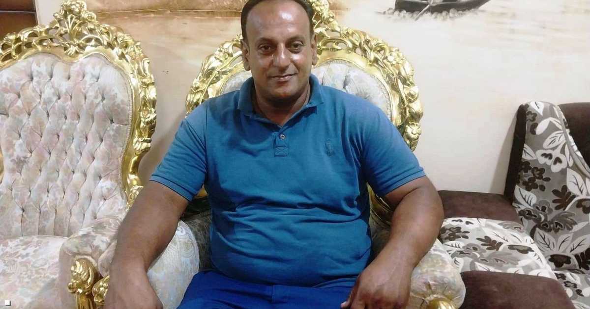 سائق شاحنة ينجح في منع انقلاب سيارة نقل محملة بالقطن على الطريق العام