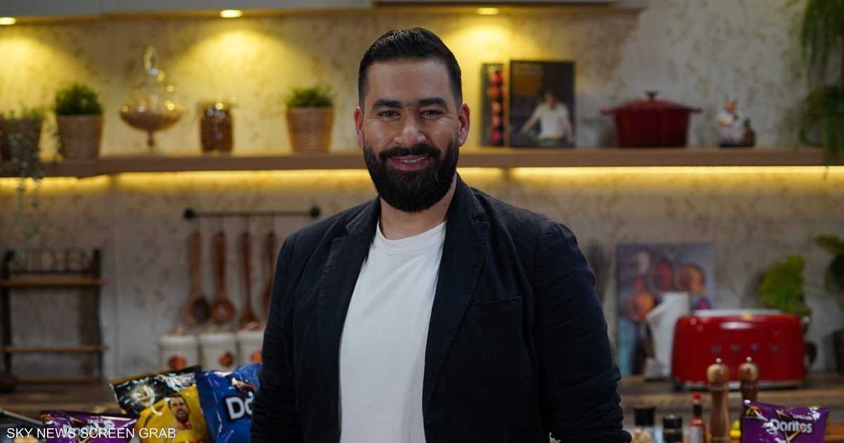برنامج سوبر كلوب بالعربي يجمع الضيوف حول مائدة الطعام لمناقشة قضايا الشباب العربي.