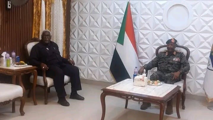 البرهان يصل للدامر في زيارة مفاجئة لولاية نهر النيل