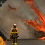 حريق مدريد يبلغ ذروته وسط إجلاء 10 آلاف شخص وتدخل الحكومة الإسبانية بالطوارئ الوطنية
