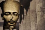 تمثال آمون الذهبي النادر يثير خلافات مالية وسياسية حول عودته لمصر