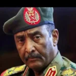 مزمل ابو القاسم يثير الجدل بوضع صورة البرهان دون تعليق.