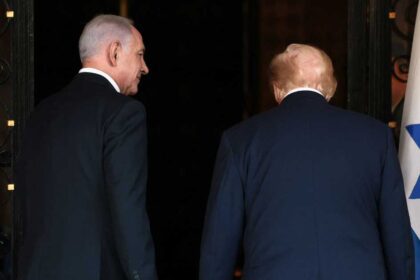 ترامب يصف السناتور شومر بـالفلسطيني ويهدده بزيه في حفل مراسلي البيت الأبيض