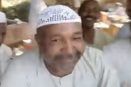 مقتل طبيب أبوعشر الدكتور فارس نور، غدراً في عيادته بأم درمان.
