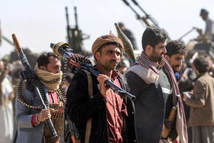 الحوثيون يستهدفون منشآت أرامكو في جازان وينبع وواشنطن تهدد بالرد العسكري المباشر على أي هجوم يهدد مصالحها في السعودية