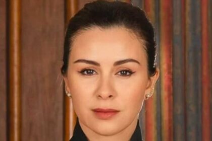 سفيرة الكويت لدى واشنطن ترد على تقرير وول ستريت جورنال وتدعو إلى تصحيحه.