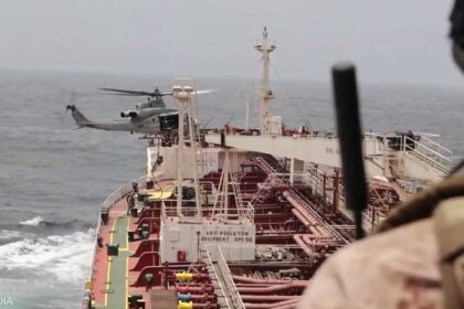 الولايات المتحدة تعتقل ناقلتين في خليج عُمان و بحر العرب وتؤكد استمرار حصارها على إيران