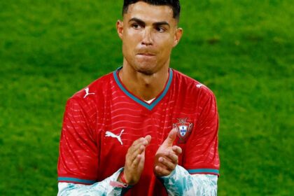 رونالدو يرد على تصريحات شقيقته حول اعتزاله الدولي ويستذكر مودريتش