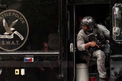 قتل 3 أشخاص وأصيب 5 آخرون في إطلاق نار بمنطقة سياتل سنتر.