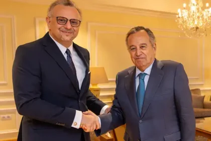 مساعد بولس يبحث مستجدات الأزمة السودانية مع الأمين العام لجامعة الدول العربية في القاهرة.