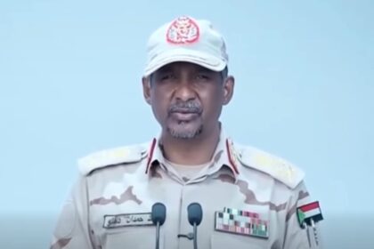 خطاب القائد يكشف عن أزمة ثقة وتفكك داخلي