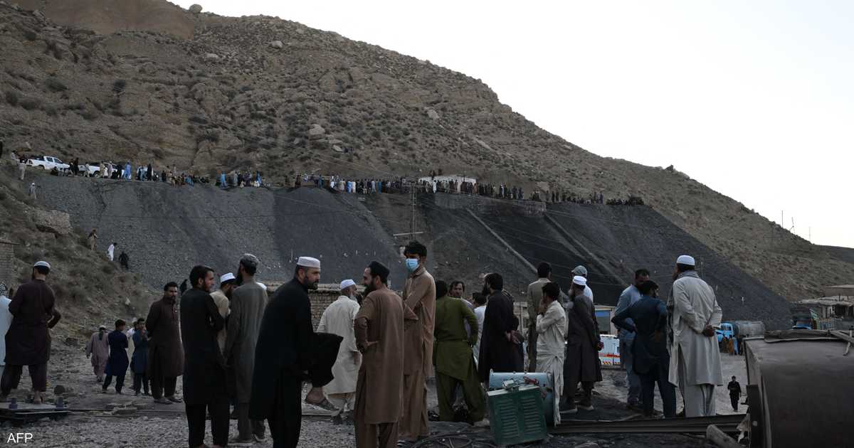 عمليات إنقاذ مستمرة لـ14 عاملاً عالقاً في منجم بلوشستان بعد انفجار قوي.