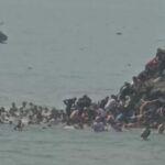 تدفق آلاف المهاجرين على جيب سبتة وارتفاع عدد القتلى في محاولة العبور البحري