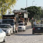 نازحون يبدأون العودة لمنازلهم في لبنان مع استمرار التأجيل في المناطق الحدودية