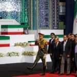 الوفود الأجنبية تهنئ نعش المرشد الإيراني قبل تشييعه لستة أيام