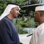 أبوظبي تستقبل الرئيس التشادي بترحيب متجدداً يشير لتعزيز دور تشاد لدعم قوات الدعم السريع الإماراتية.