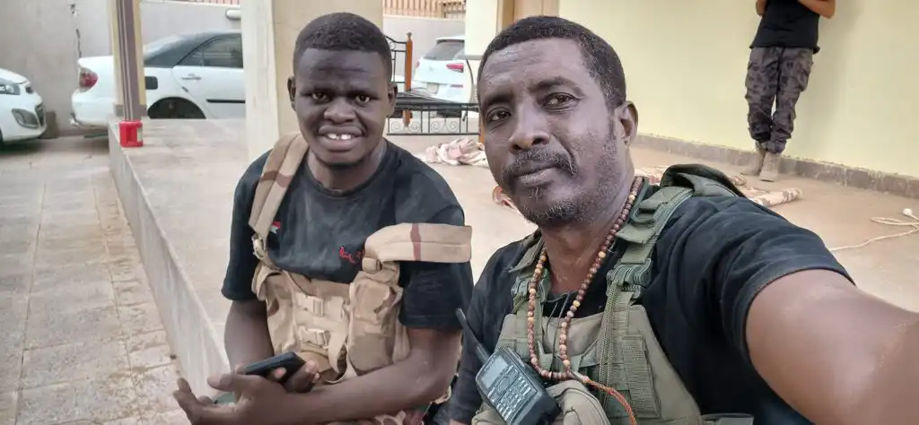 السلطات السودانية تقبض على ناشطين متهمين بالإساءة لشهيد مهند فضل على الإنترنت.