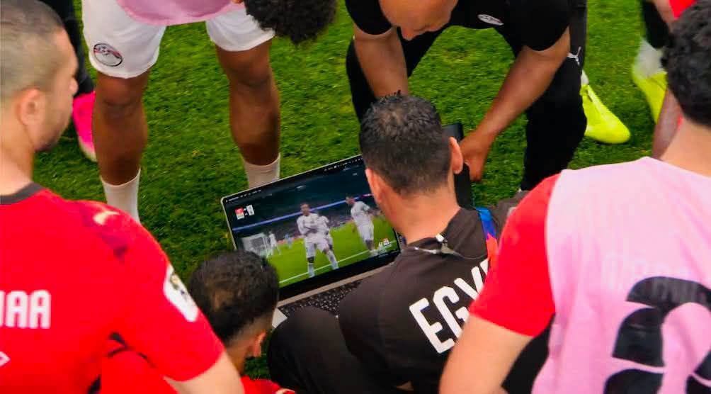 محمود سليم يقدم درساً في الاحترافية والتفاصيل قبل ركلات الترجيح مع أستراليا.