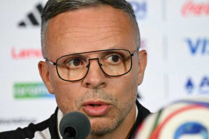 المدرب وهبي يطمئن على جاهزية اللاعبين ويؤكد صعوبة مواجهة كندا