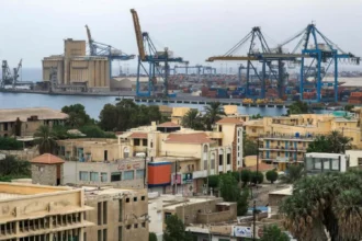 بورتسودان تتجمد تحت 50 درجة مئوية و18 ساعة من الظلام يومياً.